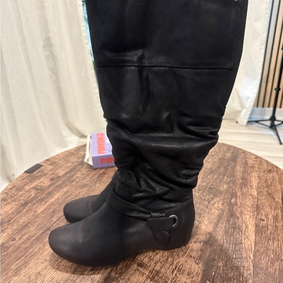 BareTraps Black Over the Knee Boots with Slouchy Design - Picture 2 of 10